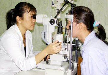 Coi chừng hư mắt phải, hỏng luôn mắt trái! ảnh 1