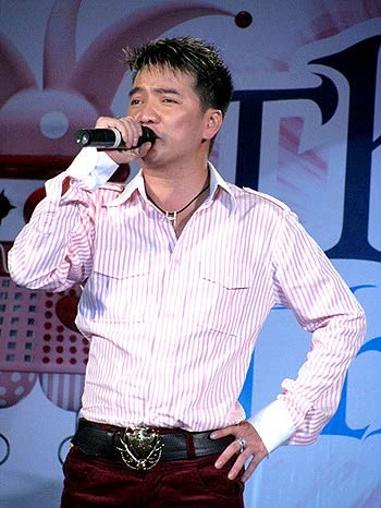 Đàm Vĩnh Hưng lần đầu tiên làm MC ảnh 1