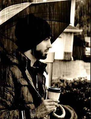 Lộ diện chàng trai bị trục xuất vì... quá đẹp ảnh 7 Lộ diện chàng trai bị trục xuất vì... quá đẹp ảnh 7