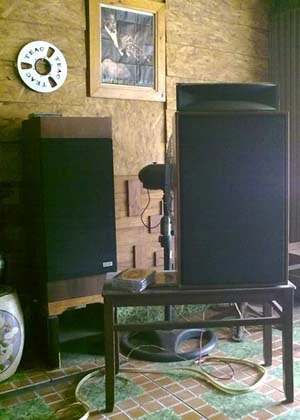 Nghe nhạc hi-end ở quán cà phê "cóc" ảnh 4