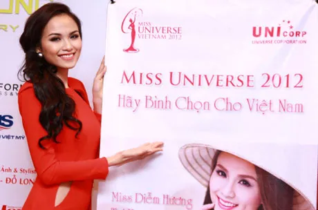 Diễm Hương chính thức lên đường dự thi Hoa hậu Hoàn vũ ảnh 3 Diễm Hương chính thức lên đường dự thi Hoa hậu Hoàn vũ ảnh 3