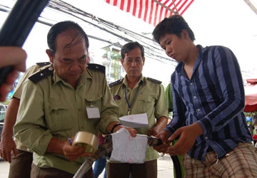 Niêm phong cây xăng bán xăng dỏm ảnh 2