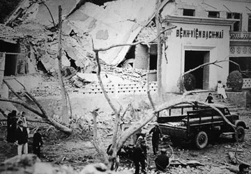 Chiến sĩ áo trắng trong Điện Biên Phủ trên không ảnh 1