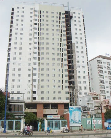 Cao ốc BMC 20 tầng sai phép: Chưa ngã ngũ là phạt 70 triệu hay 1,07 tỉ đồng ảnh 1