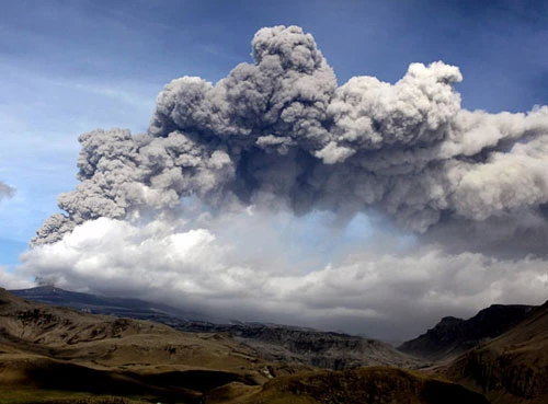 Hình ảnh về đợt phun tro bụi mới của núi lửa Iceland ảnh 11