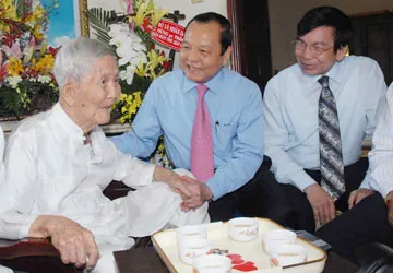 Khởi nghĩa với tầm vông vạt nhọn ảnh 1