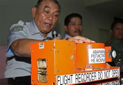 Máy bay Nga rơi tại Indonesia vì phi công muốn “làm xiếc” ảnh 1