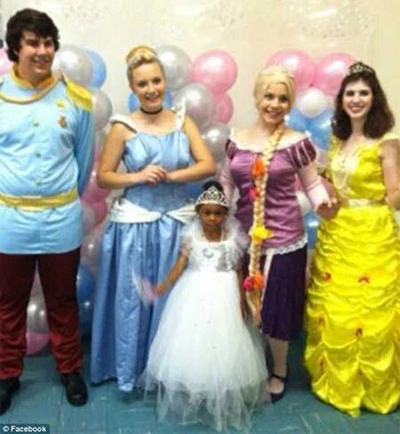 Đóng giả công chúa, kiếm hàng chục nghìn đô ảnh 3 Đóng giả công chúa, kiếm hàng chục nghìn đô ảnh 3