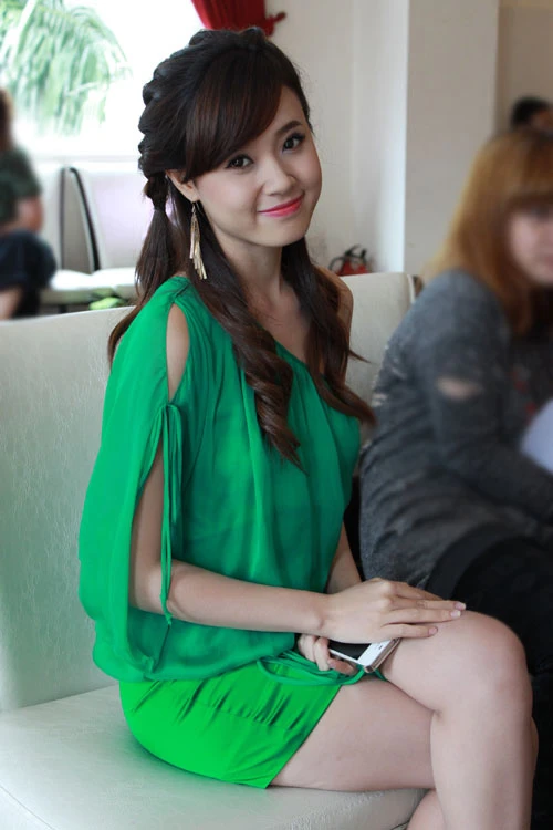 Midu thu hút với vẻ dịu dàng ảnh 2