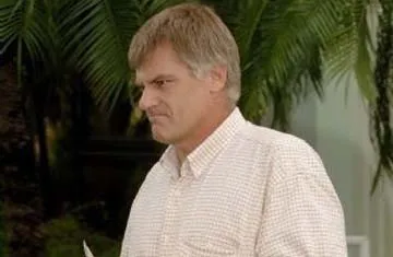 Cựu cảnh sát bán ma túy để "thể hiện" với người đẹp ảnh 1 Cựu cảnh sát bán ma túy để "thể hiện" với người đẹp ảnh 1