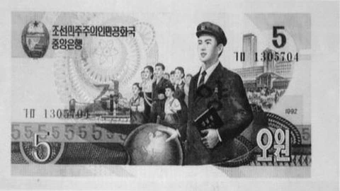 Người dân Triều Tiên choáng váng vì đổi tiền ảnh 1