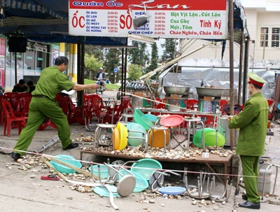 Công an TP Đà Lạt tại hiện trường.