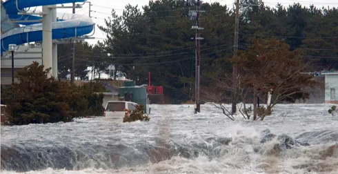 Những nơi chịu ảnh hưởng nặng nề nhất là Miyagi, Fukushima và Iwate. Ở Iwaki và Fukushima, nước lũ tràn vào thị trấn. Những nơi chịu ảnh hưởng nặng nề nhất là Miyagi, Fukushima và Iwate. Ở Iwaki và Fukushima, nước lũ tràn vào thị trấn.