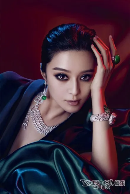 Phạm Băng Băng khoe ngực lộ liễu, đầy cám dỗ ảnh 3 Phạm Băng Băng khoe ngực lộ liễu, đầy cám dỗ ảnh 3