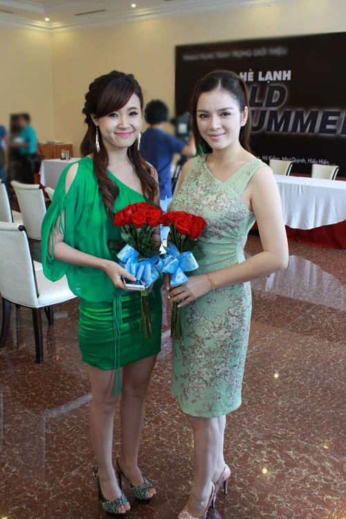 Midu thu hút với vẻ dịu dàng ảnh 4