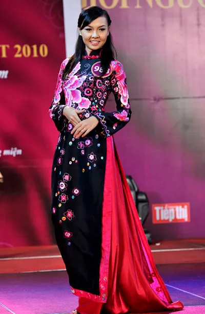 Hạ Thị Hoàng Anh cao 170 cm, nặng 51 kg, số đo ba vòng là 87-63-92. Hạ Thị Hoàng Anh cao 170 cm, nặng 51 kg, số đo ba vòng là 87-63-92.