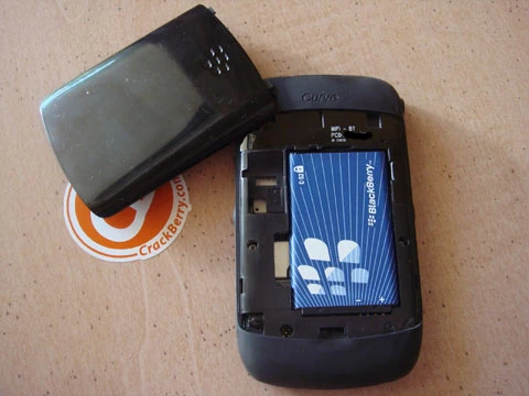 Pin theo máy có dung lượng 1.150 mAh.