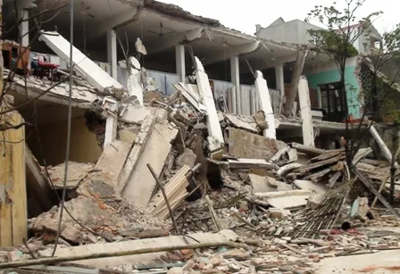 Sập công trình đang thi công, 1 người chết, 3 người bị thương ảnh 1