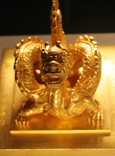 Mãn nhãn với những tượng rồng bằng vàng ròng ảnh 8 Mãn nhãn với những tượng rồng bằng vàng ròng ảnh 8