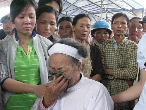 Tiễn đưa mẹ Thứ về với đất trời ảnh 4