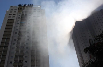 Cháy lớn trong khuôn viên siêu thị Big C Thăng Long ảnh 4