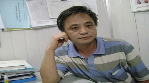 Bác sĩ bị đánh ngay tại viện bị lục tung phòng làm việc ảnh 1 ’