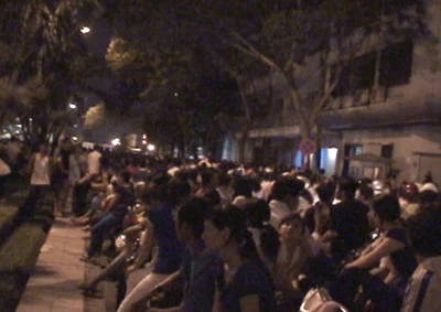 Chùm ảnh: Người dân TP. HCM xem pháo hoa trong mưa ảnh 2