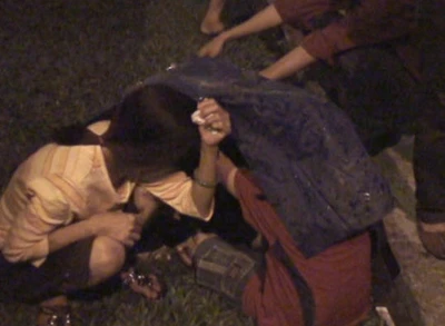 Chùm ảnh: Người dân TP. HCM xem pháo hoa trong mưa ảnh 6