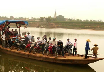 Nghệ An: Vẫn còn những chuyến đò ngang “thót tim” ảnh 1