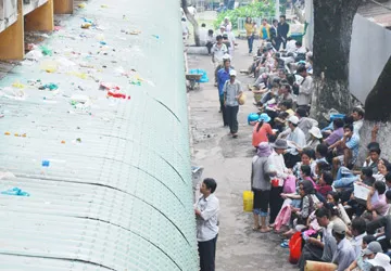 Văn minh bệnh viện - Bài 4: Người nuôi bệnh quá trớn ảnh 1 Văn minh bệnh viện - Bài 4: Người nuôi bệnh quá trớn ảnh 1