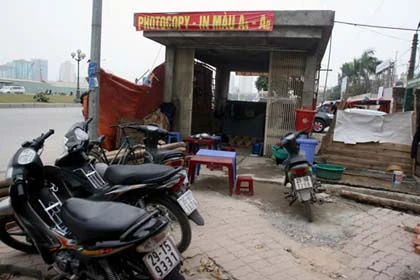 Hầm bộ hành ở thủ đô bị bỏ hoang, xâm lấn ảnh 1