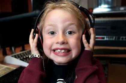 Bé 6 tuổi trở thành DJ trẻ nhất thế giới ảnh 1