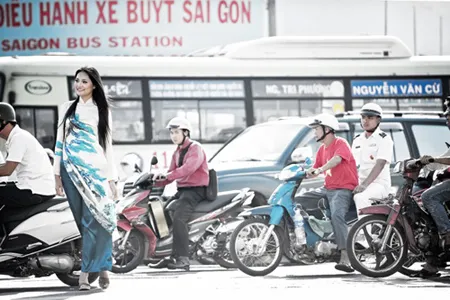 Hương Giang thành tâm điểm trên phố ảnh 3 Hương Giang thành tâm điểm trên phố ảnh 3