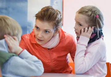 Chuẩn bị những gì khi cùng con đi mua sắm Tết ảnh 1