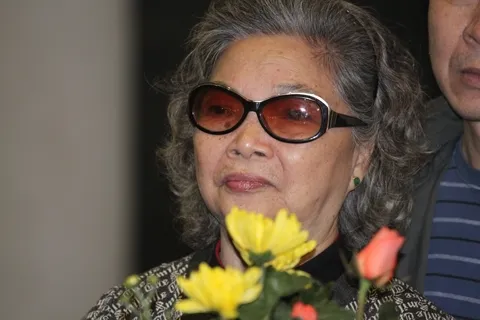 Các nghệ sĩ khóc thương tiễn đưa "trưởng thôn" Văn Hiệp ảnh 8