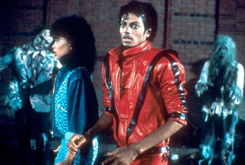 Trong những năm 1980, với những buổi biểu diễn solo gây tiếng vang, Michael Jackson đã khẳng định vị thế thống trị làng nhạc pop với hàng loạt ca khúc hit, trong đó có Thriller.