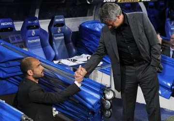 Mourinho “dẫn trước” Guardiola 3 bàn ảnh 1
