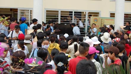 Trực tiếp phiên xử vụ án nhà báo Hoàng Hùng- phần 1: Bà Liễu bị chồng đánh trước khi đốt chồng? ảnh 10