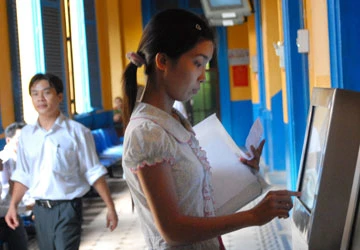 Bài 3: Tòa chờ giám định, xác minh ảnh 1