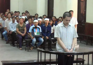 Tài xế tông chết hai cảnh sát bị phạt bốn năm tù ảnh 1 Tài xế tông chết hai cảnh sát bị phạt bốn năm tù ảnh 1