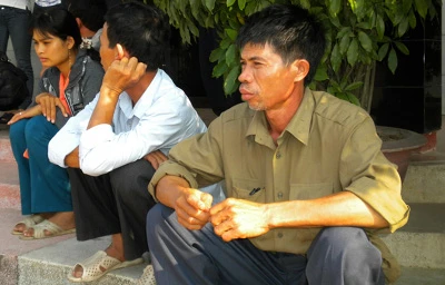 Rạng sáng 23-10: Phát hiện thêm một thi thể trôi trên vùng biển ở thị xã Cửa Lò, Nghệ An ảnh 2