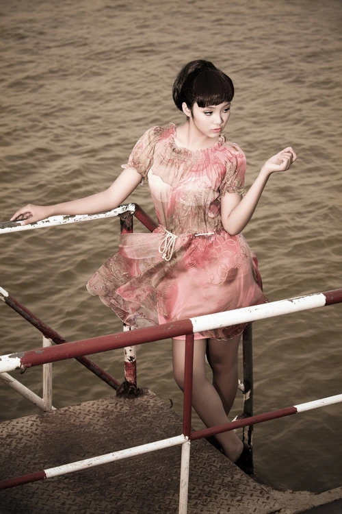 Bảo Trân khoe vẻ gợi cảm tuổi 13 ảnh 5