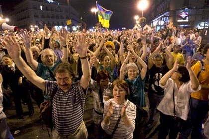 Biểu tình nổ ra khắp Tây Ban Nha ảnh 2 Biểu tình nổ ra khắp Tây Ban Nha ảnh 2