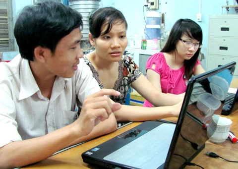 Nữ giảng viên mê nghiên cứu khoa học ảnh 2