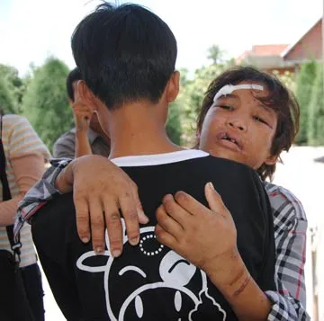 Vụ em trai 14 tuổi bị hành hạ ở Cà Mau: Ký ức tuổi thơ quá buồn… ảnh 2 Vụ em trai 14 tuổi bị hành hạ ở Cà Mau: Ký ức tuổi thơ quá buồn… ảnh 2