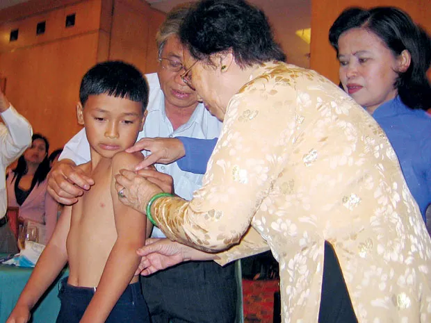 Phía lưỡi bén của con dao thuốc tây ảnh 1 Phía lưỡi bén của con dao thuốc tây ảnh 1