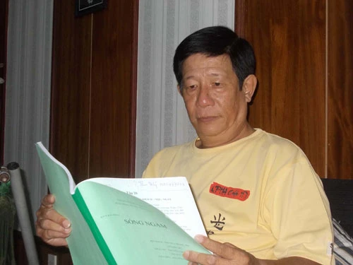 Diễn quanh năm vẫn nghèo ảnh 1