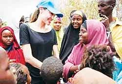 Chuyện chưa kể về Angelina Jolie - Kỳ 8: Đại sứ của tình thương ảnh 1