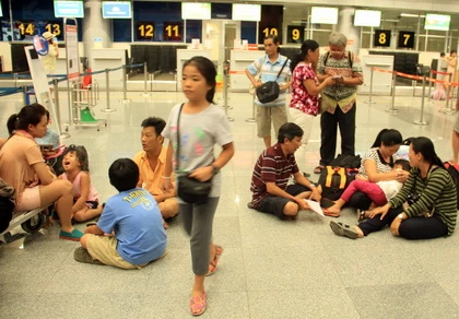 Vietjet Air hủy chuyến, gần 170 khách vạ vật sân bay ảnh 1