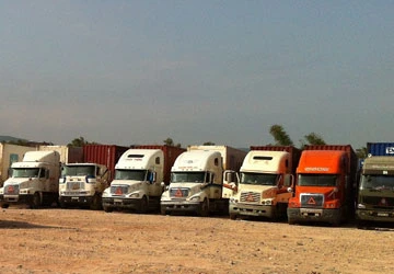 Hàng ngàn container “đắp chiếu” ở Móng Cái ảnh 1 Hàng ngàn container “đắp chiếu” ở Móng Cái ảnh 1